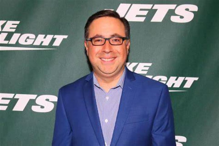 Sports Announcer Ian Eagle Claims He's Never Eaten A Condiment In His