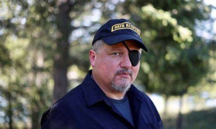 Stewart Rhodes Parents Who are Stewart Rhodes&lsquo; parents? ABTC