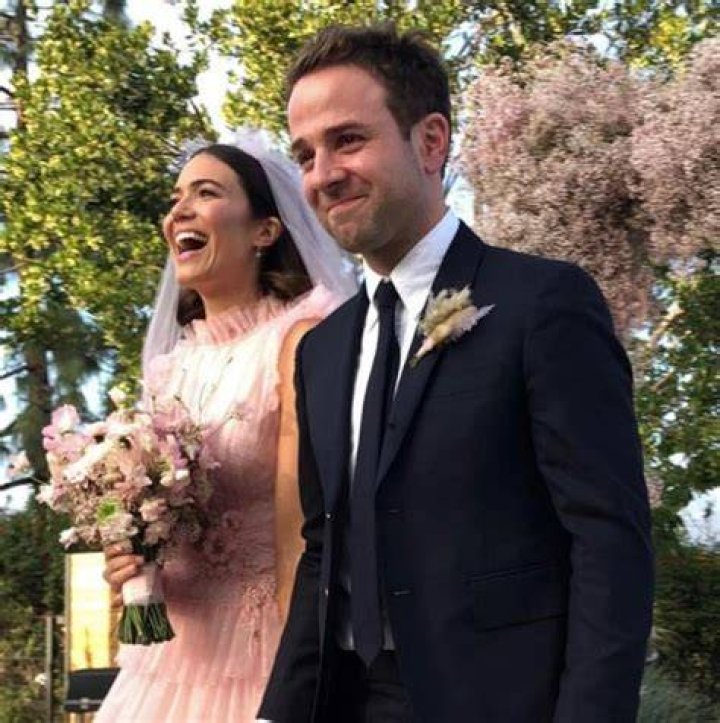 Taylor Goldsmith Bio, Net Worth, Married, Wife, Family, Parents, Age