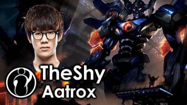 TheShy picks Aatrox YouTube