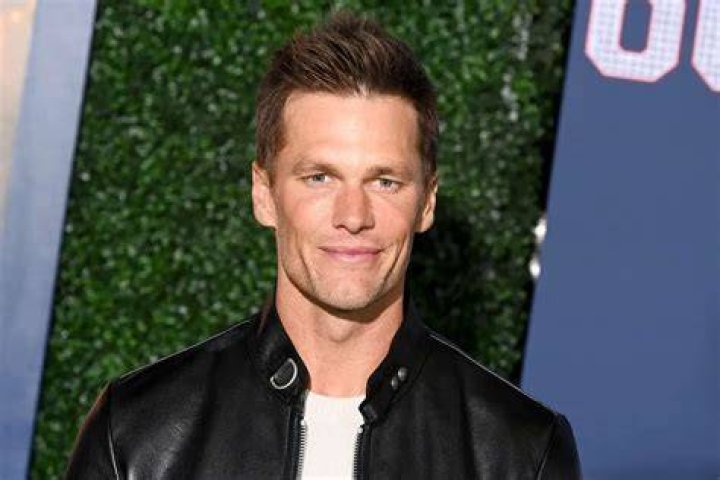 Tom Brady Bio, Wiki, Age, Height, Weight, Career, NFL, Retirement
