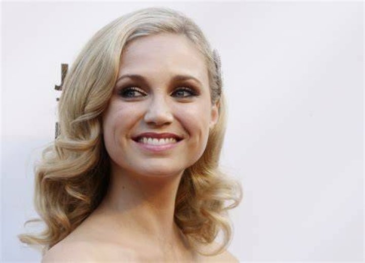 Unveiling The Secrets Behind Fiona Gubelmann's Enchanting Presence