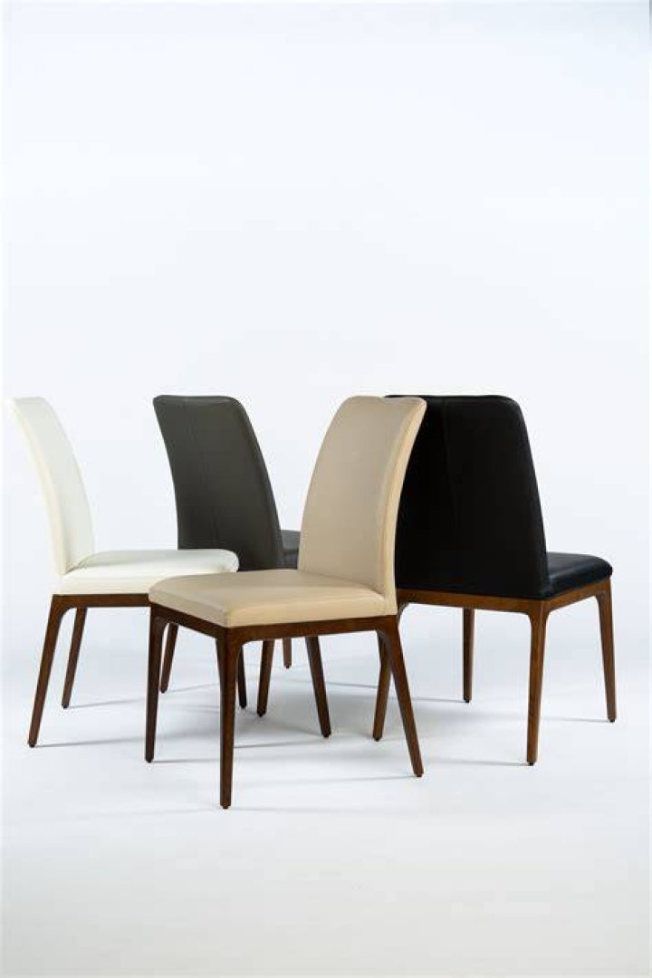 Upholstered &mdash; Lucia Hierro