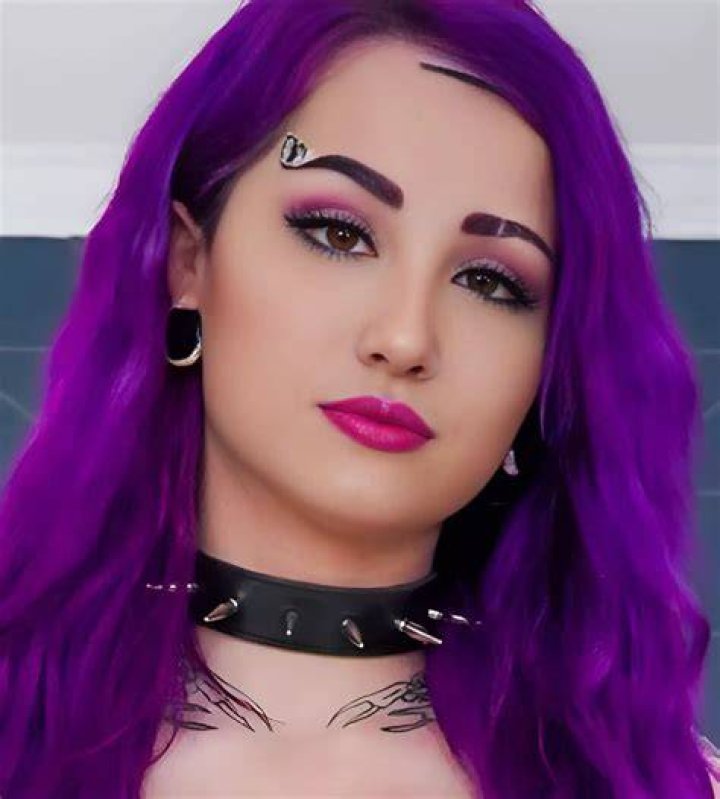 Valerica Steele Wiki, Age, Boyfriend, Net Worth, Photos, Videos