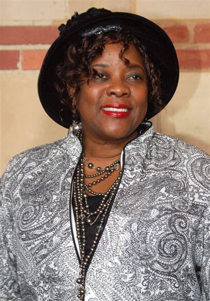 Watch Loretta Devine ReConfirms Terry McMillan 'Waiting To Exhale