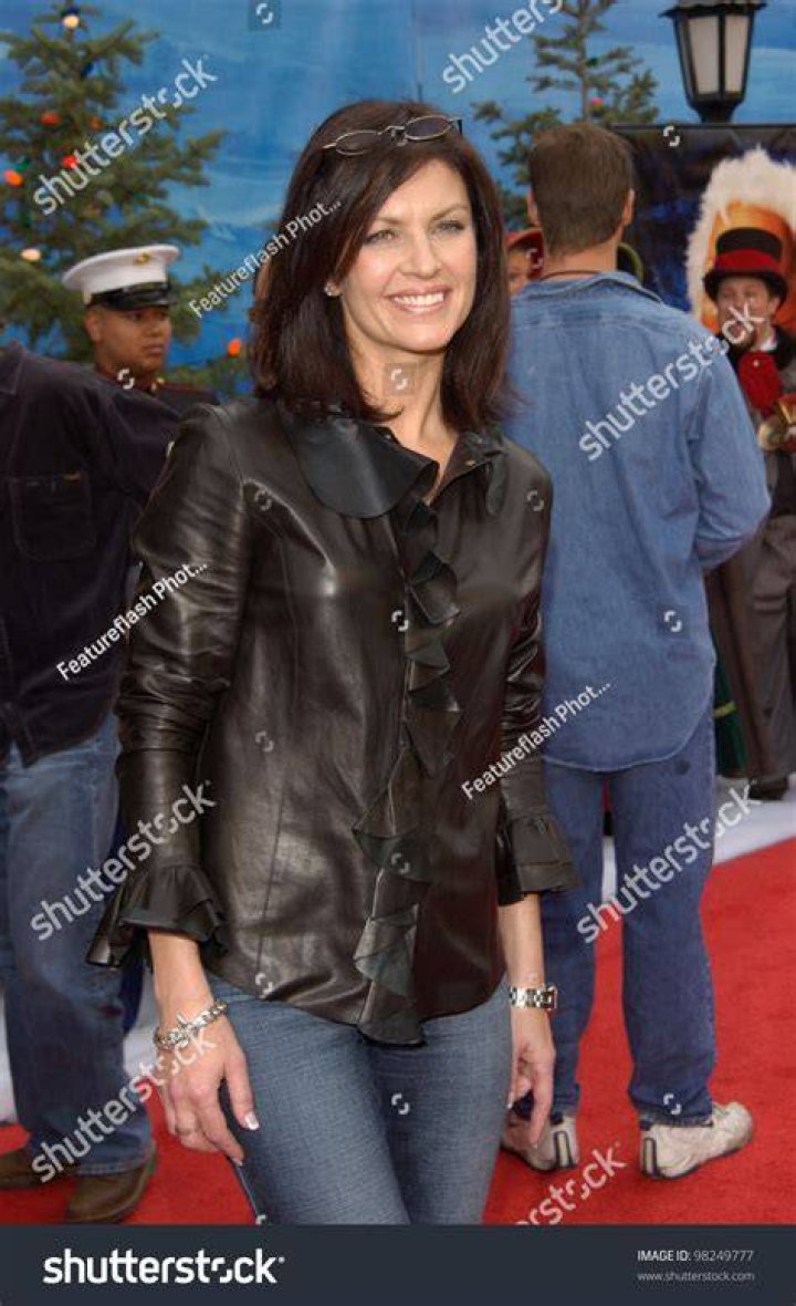 Where is Wendy Crewson now? What is she doing today? Wiki